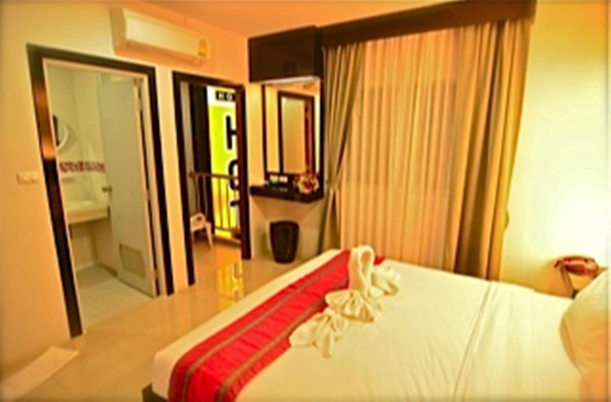 D1 Hotel Patong Beach Εξωτερικό φωτογραφία