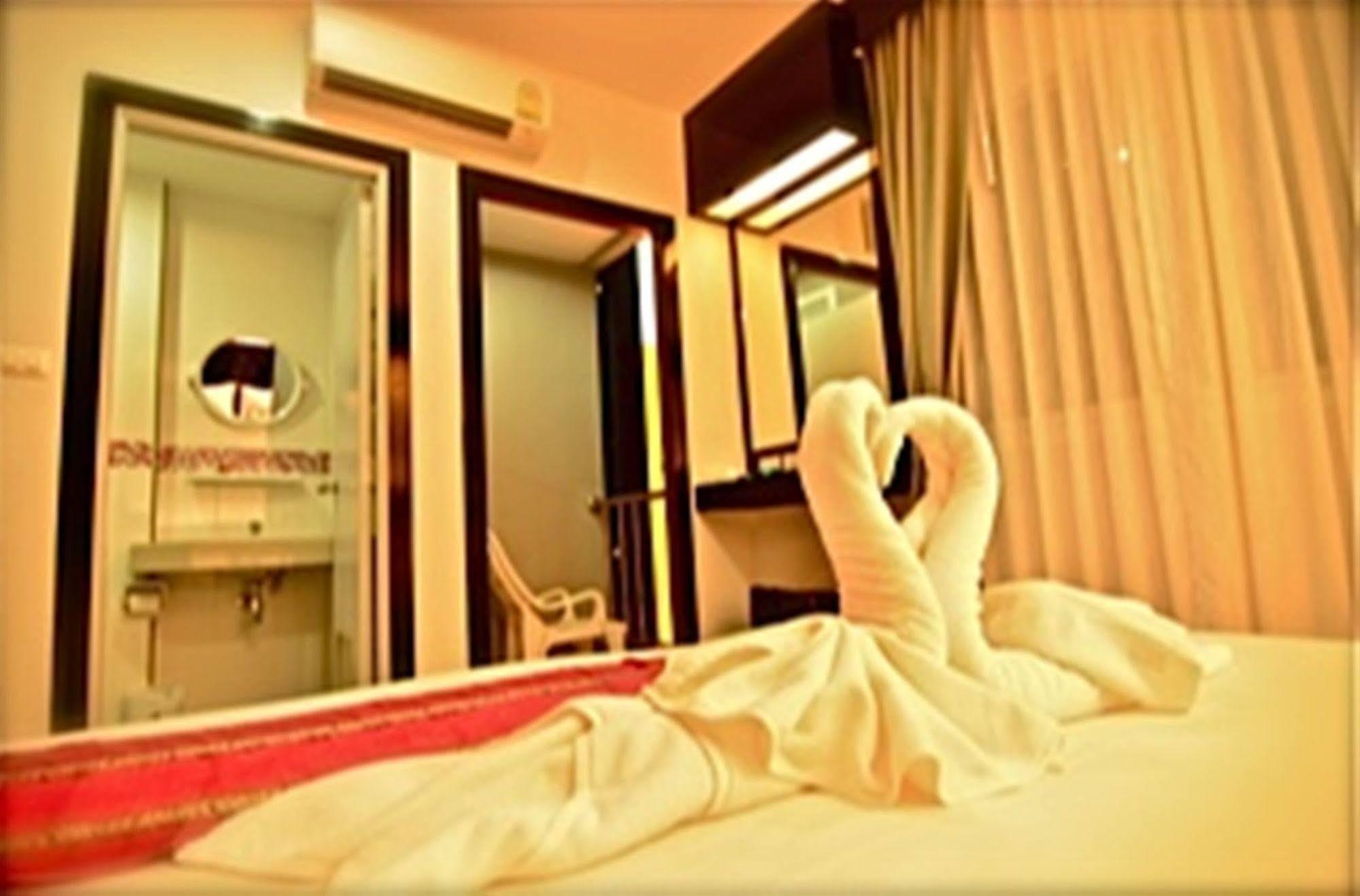 D1 Hotel Patong Beach Εξωτερικό φωτογραφία